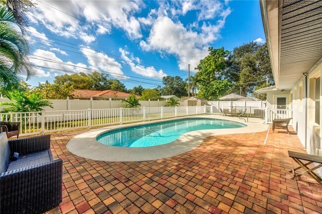 Building Photo - 5244 35th Terrace N