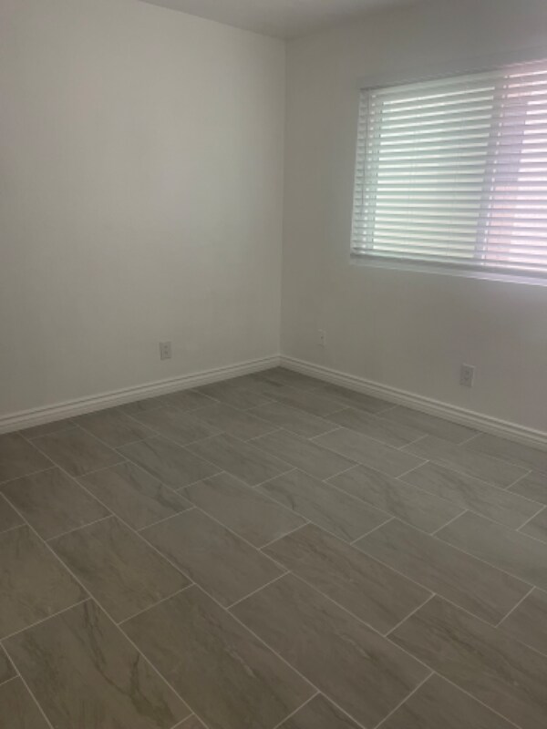 Building Photo - 16881 Sims Lane