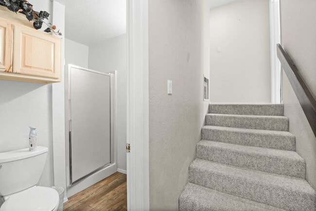 Building Photo - 103 Racquet Pl