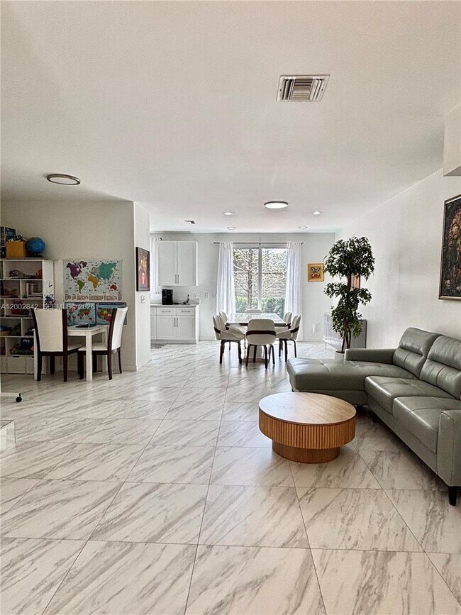 Building Photo - 5952 NW 47th Terrace