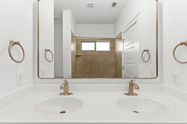 Building Photo - 2101 Rivers Edge Way