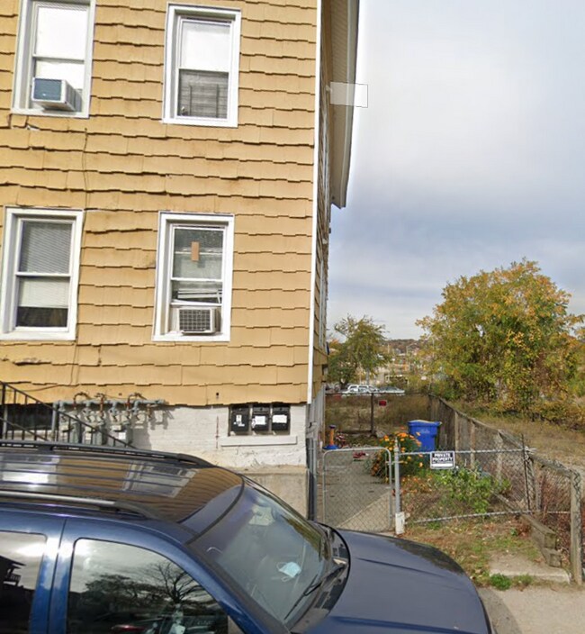 Primary Photo - 302 Washington Ave