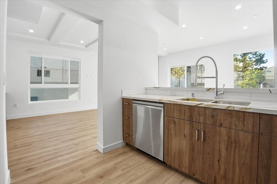 Building Photo - 1820 Prosser Ave