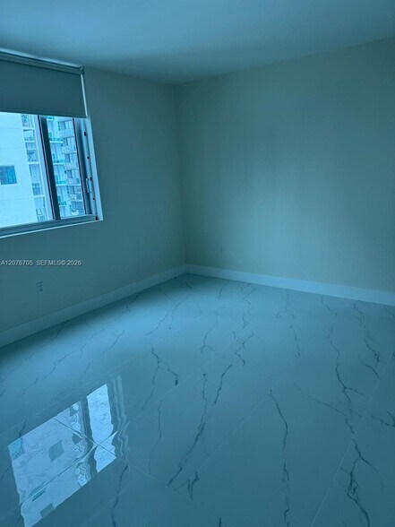 Building Photo - 500 Brickell Ave