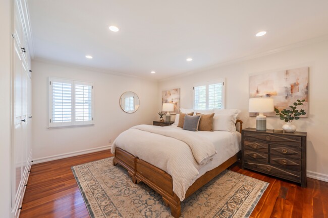 Building Photo - 426 Vía La Selva