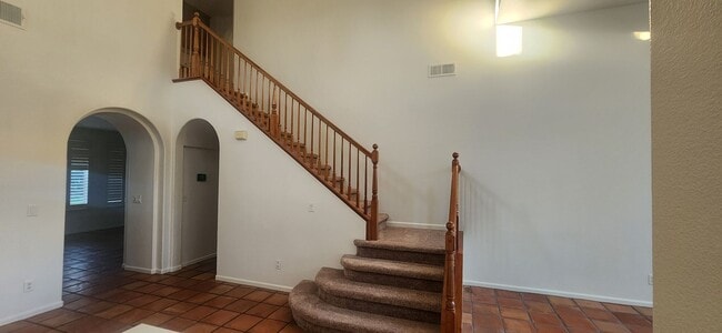 Building Photo - Beautiful 4 Bedroom 2.5 Bathroom Home on Large Lot in Elk Grove