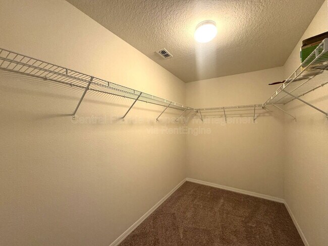 Building Photo - 590 Prospect Point