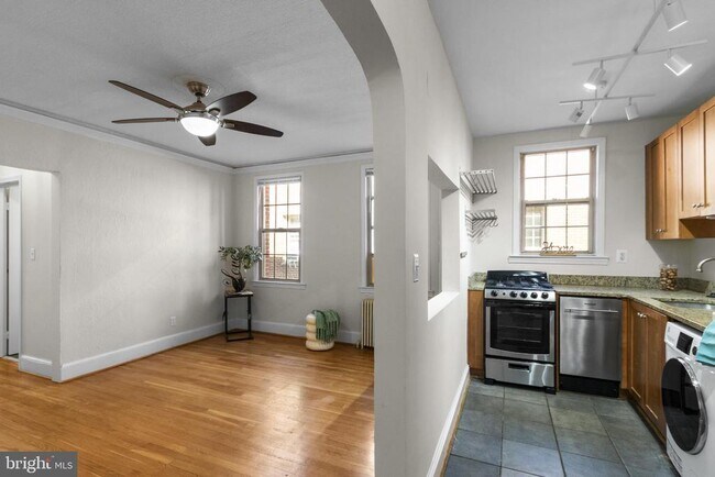 Building Photo - 1441 Euclid St NW