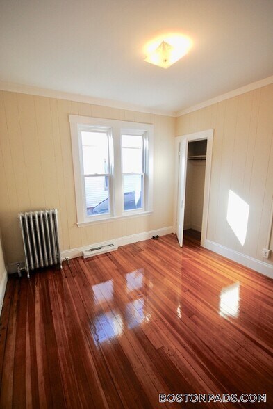 Building Photo - 94 E Cottage St