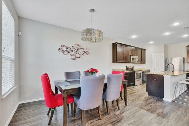 Building Photo - 3013 Whispering Pine Blvd