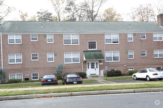 Building Photo - Fields of Falls Church