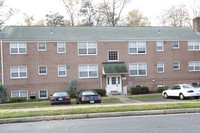 Building Photo - Fields of Falls Church