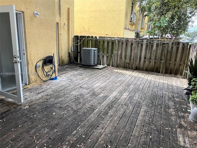 Building Photo - 1679 Sunrise Blvd