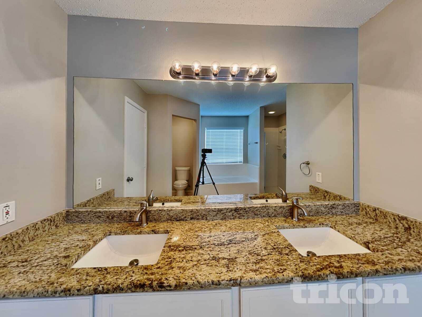 Building Photo - 7005 Bridlewood Dr