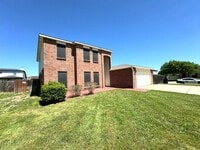 Building Photo - 3301 Bull Run Dr