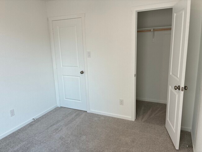 Building Photo - Charming 4 beds 2 baths in San Antonio!
