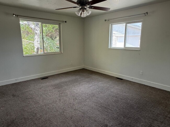 Building Photo - 54 W Clearfield triplex