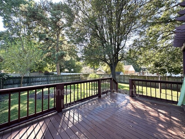 Building Photo - 4033 Kalona Rd