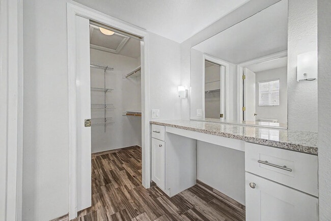 Building Photo - 12714 W Crystal Lake Dr