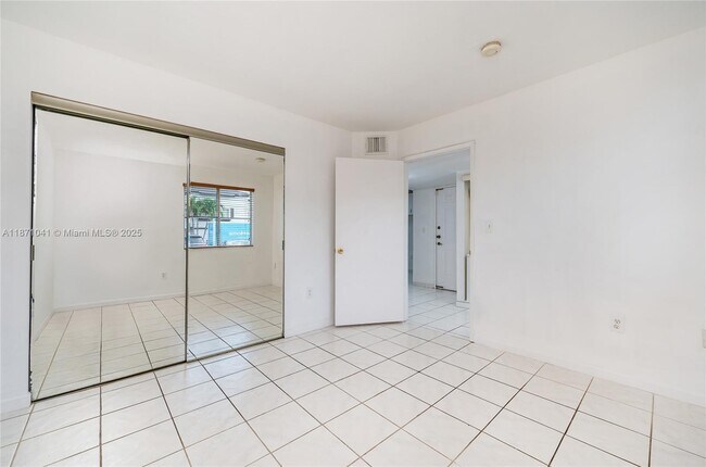 Building Photo - 12521 NW 11th Ln