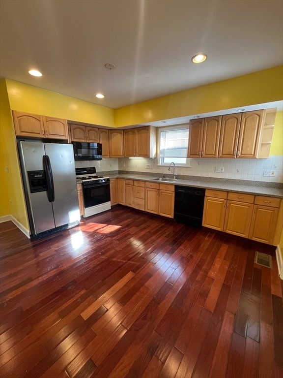 Building Photo - 6 Eliot St