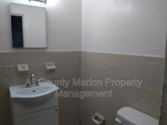 Building Photo - 2026 NW 14th St