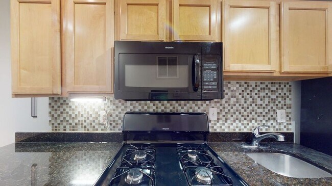 Building Photo - 330 Delafield Pl NW
