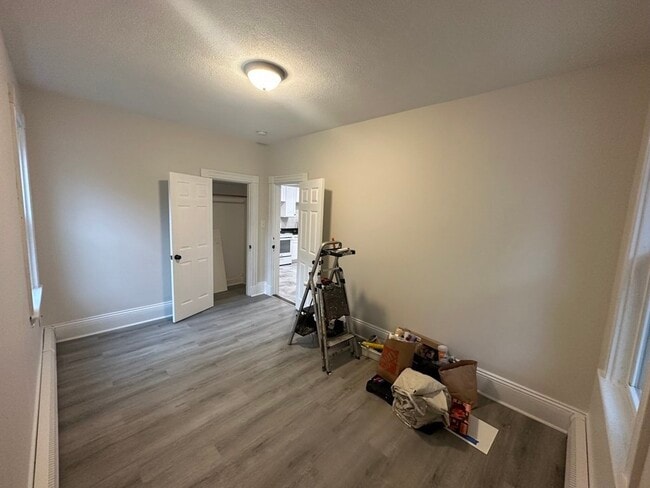 Building Photo - 24 Melvin St