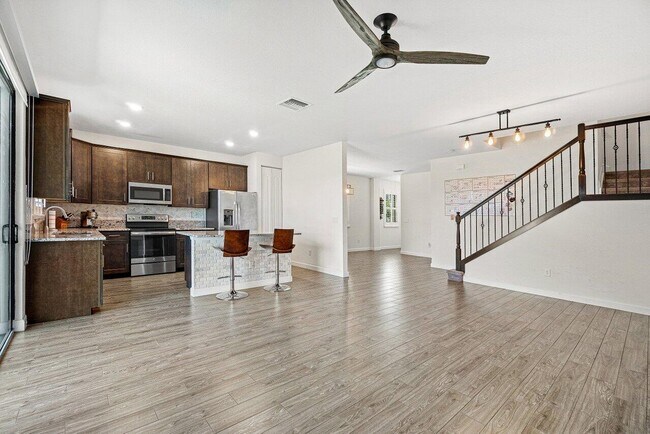 Building Photo - 12949 Anthorne Ln