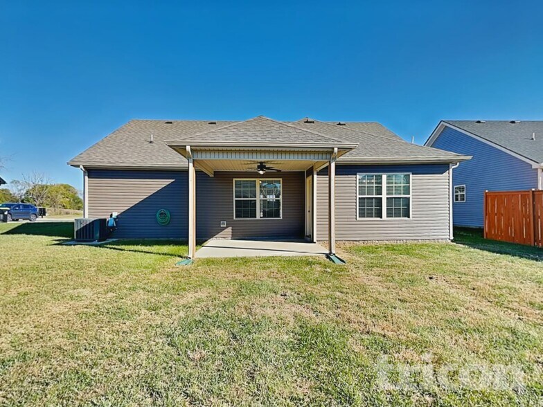 Building Photo - 1085 Dublin Dr