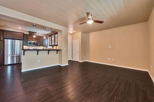 Building Photo - Exceptional 3BR Condo in Folsom! Stylish U...