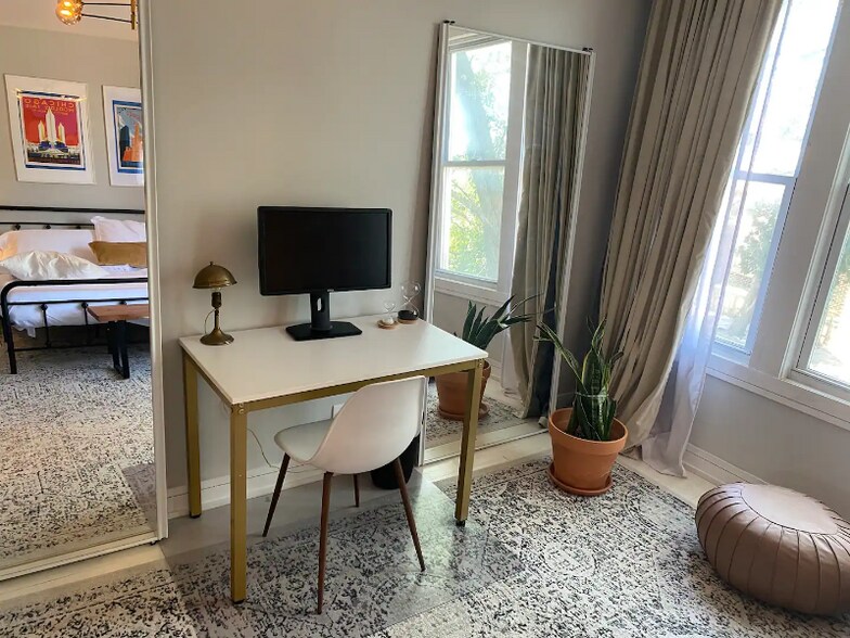 Building Photo - 2732 S Bonfield St