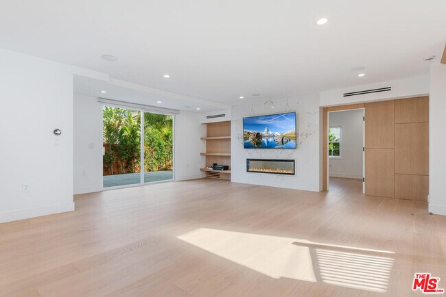 Building Photo - 5110 Garden Grove Ave