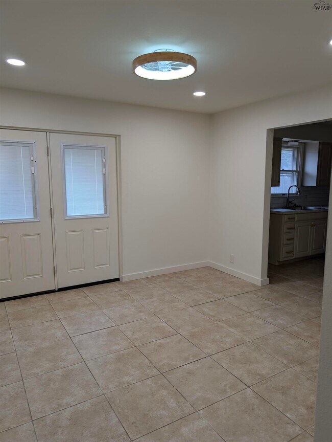 Building Photo - 1311 Amherst St