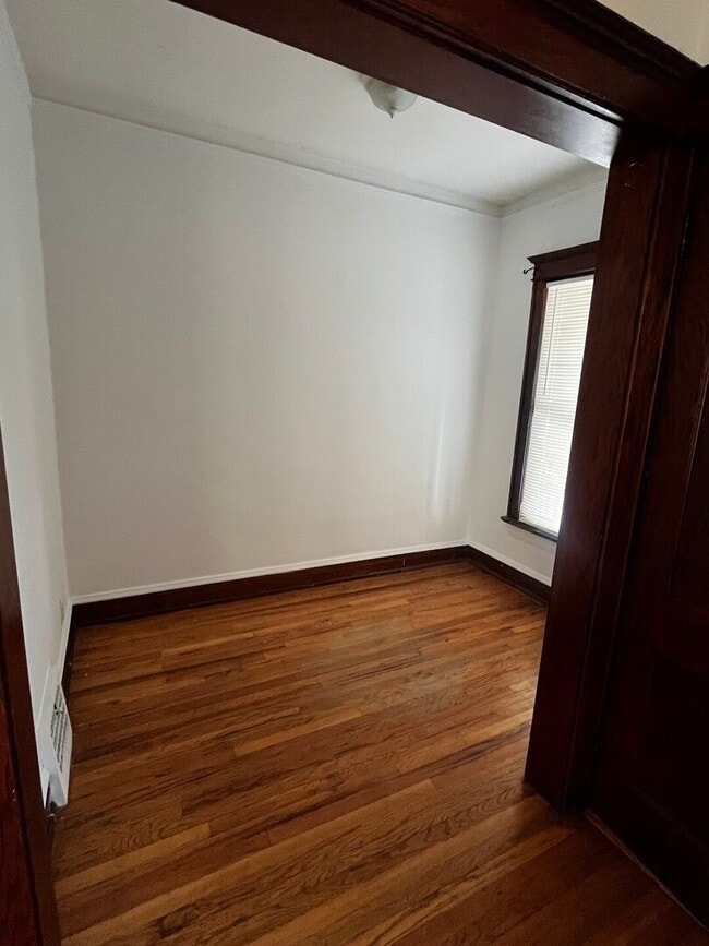 Building Photo - 3345 W 61st Pl