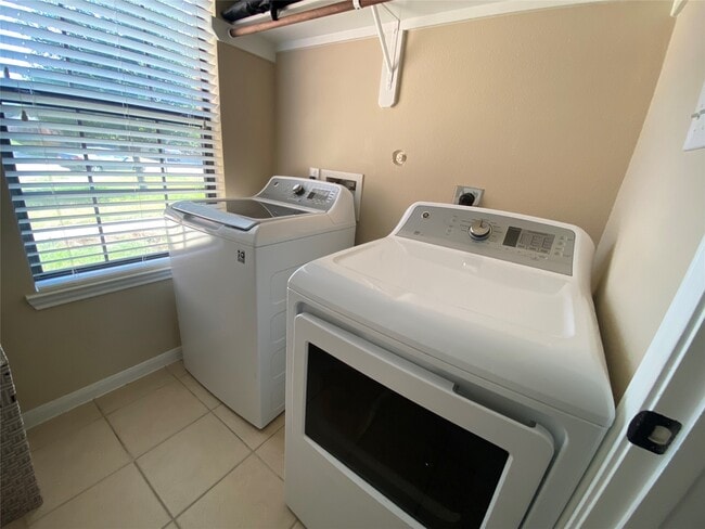 Building Photo - 19606 Green Oasis Ct