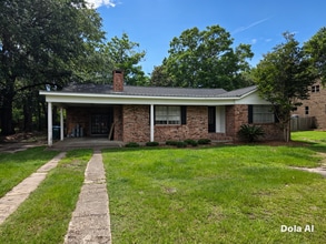 Building Photo - 1411 Martin St