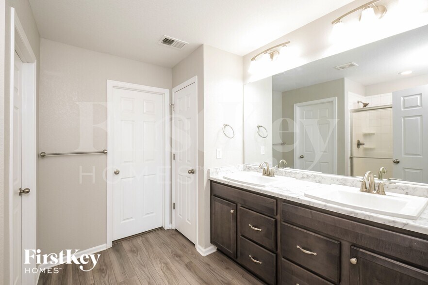 Building Photo - 18020 E 100th Ave