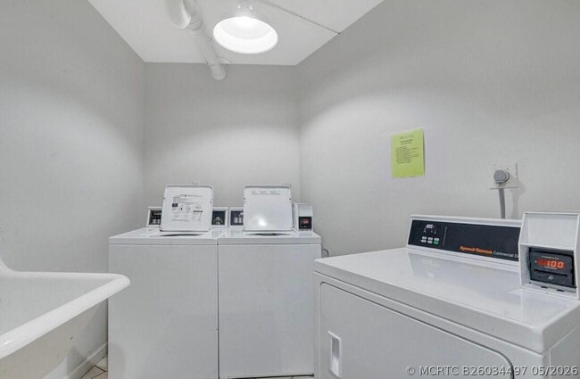 Building Photo - 2600 N Flagler Dr