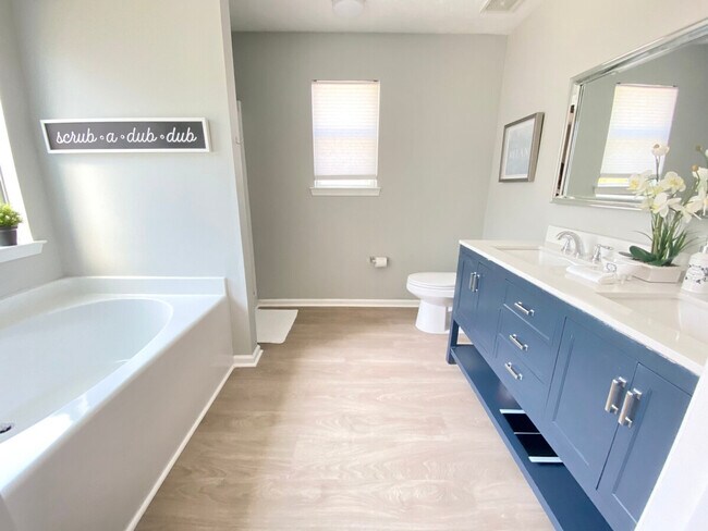 Building Photo - 220 Brookstone Trail