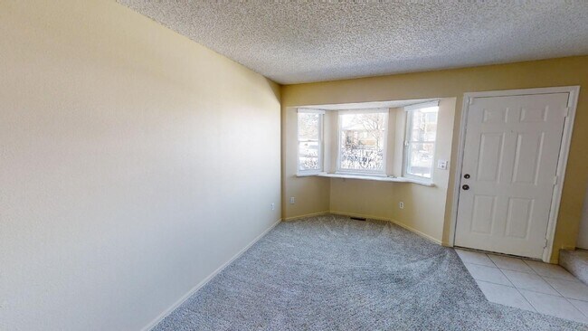 Building Photo - 5549 Dunbar Ct