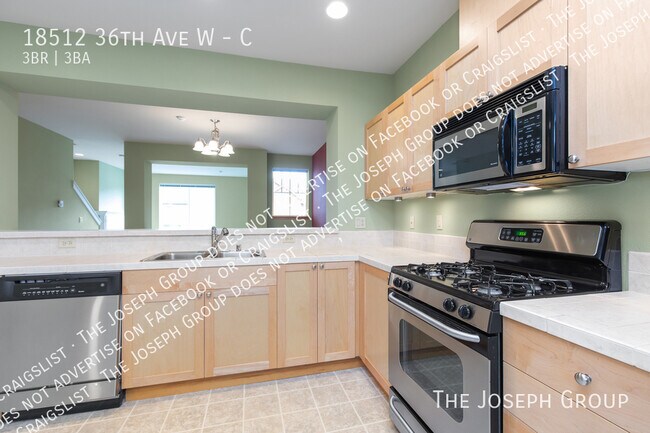 Building Photo - 18512 36th Ave W