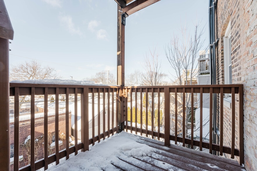 Building Photo - 5306 N Ashland Ave