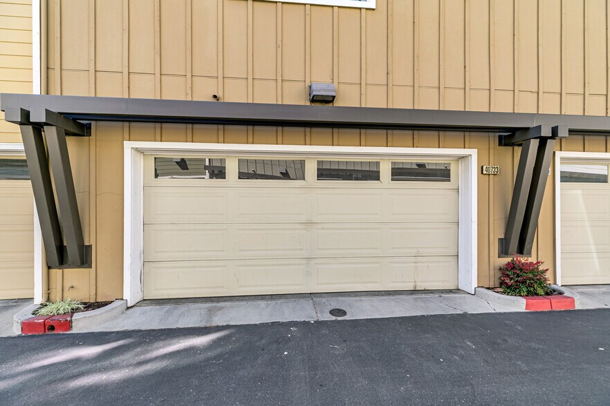 Building Photo - 40733 Greystone Ter