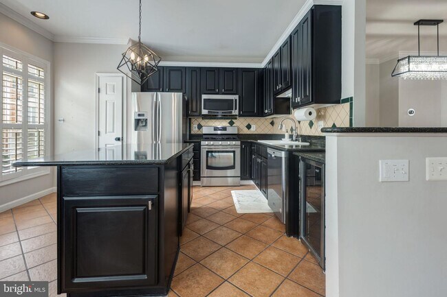 Building Photo - 434 Clayton Ln