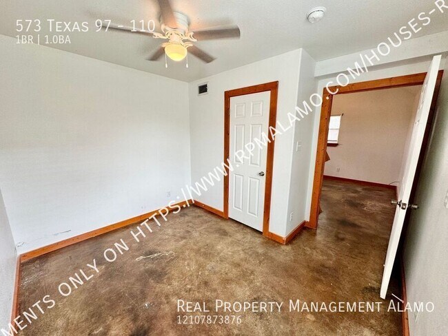 Building Photo - 573 TX-97
