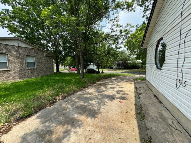 Building Photo - 3-Bedroom House for Rent in Copperas Cove
