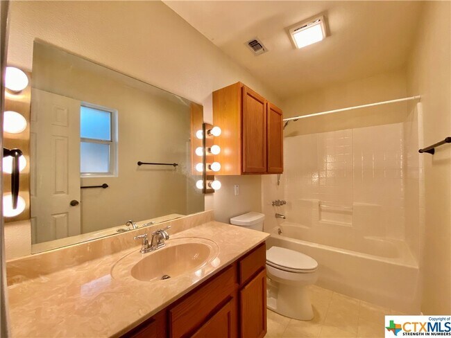 Building Photo - 1593 Amanda