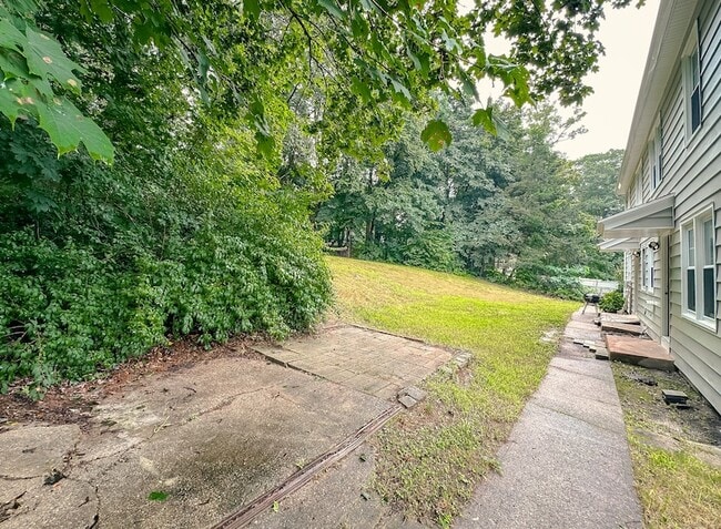 Building Photo - 85 Cold Spring Cir