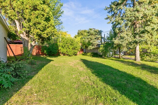 Building Photo - 2203 Conway St